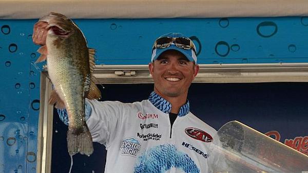 Ashley wins Walmart FLW Tour event wire to wire  – FLW Communications