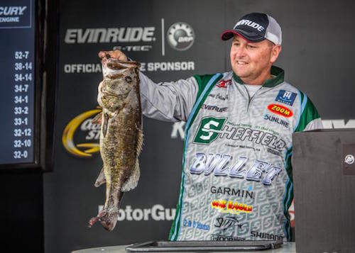 Set the Hook! with Pat Rose – Sep 12, 2015 Featuring FLW Cup Champion Brad Knight, FLW Tour Pro Ramie Colson Jr., Chattanooga bass fishing legend Greg Lamb.