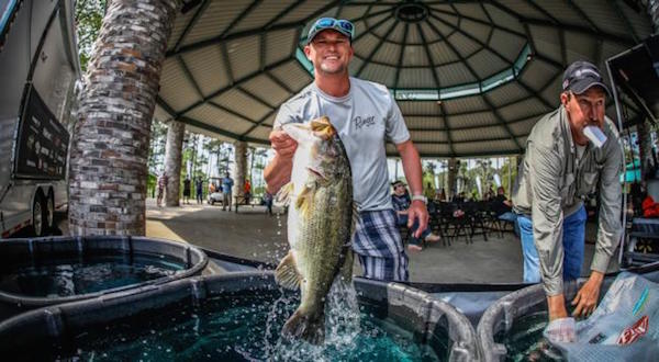 Don Setina overcame a slow morning to take the day-one lead with 23 pounds, 6 ounces.