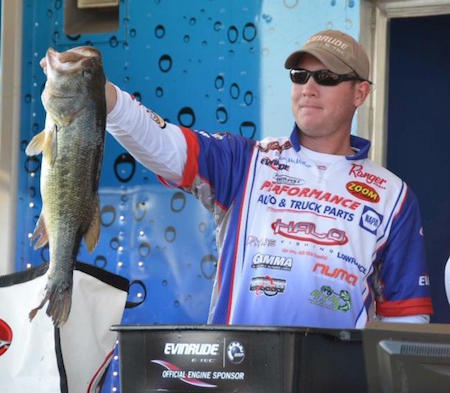 Set the Hook! with Pat Rose – Nov 07, 2015  Featuring Bassmaster Open Pro Rich Howes, Bassmaster Opens Pro Brandon McMillan, and Mr. Crappie Wally Marshall
