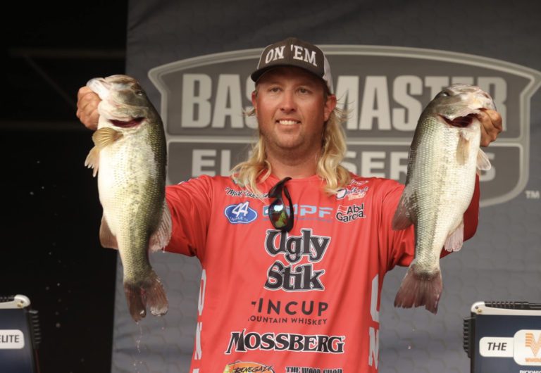 Robertson Goes Offshore To Grab Lead In Bassmaster Elite Series Event On Pickwick Lake
