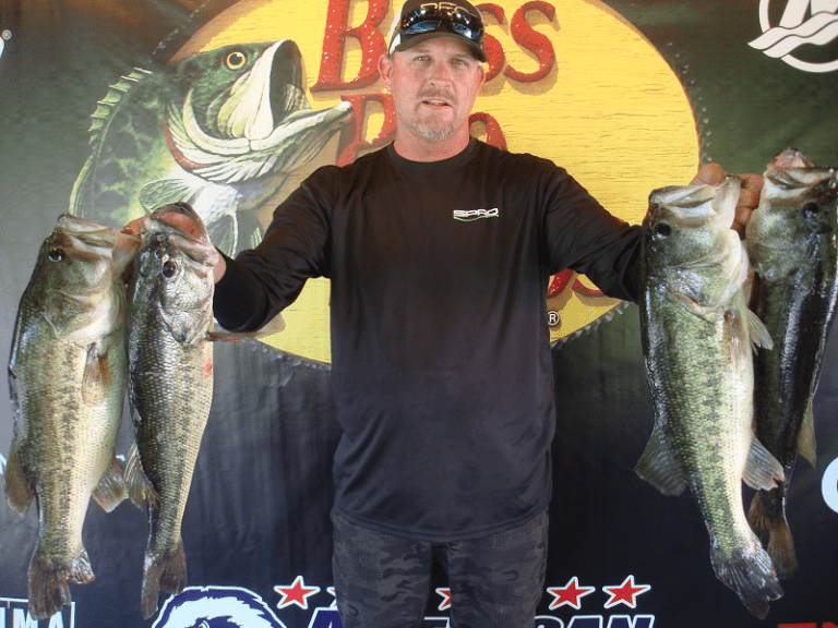 Harrell Sacks Up 22.20 Pounds to Win ABA on Lake Gaston