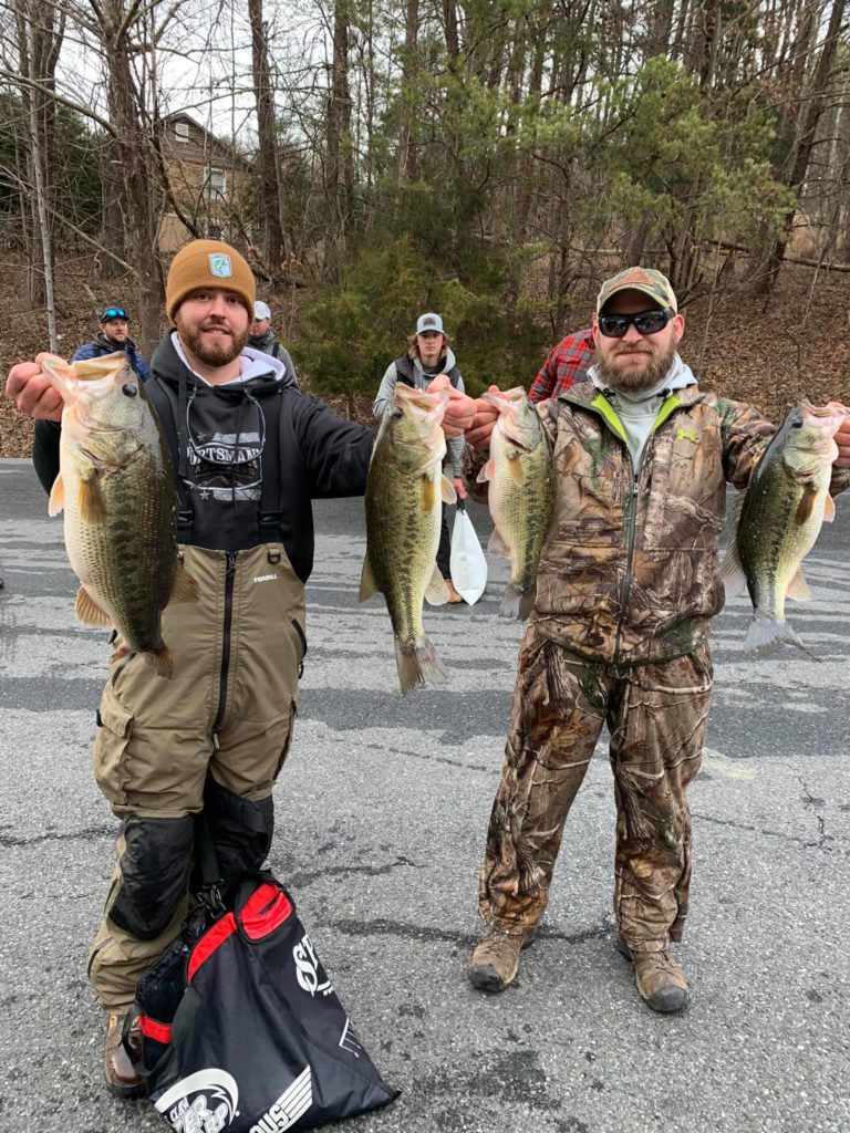 Ian Branson & Taylor St.Clair Win Smith Mountain Lake Winter Trail with 21.70 Lbs
