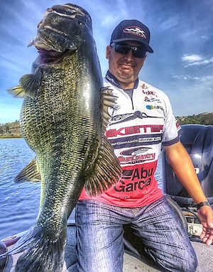 Hanold Lands 17-pound Bass by: Jason Sealock