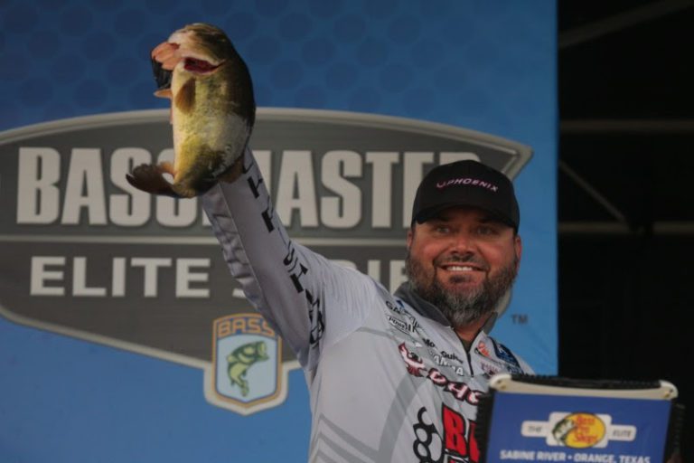 Hackney Extends His Lead At The Bassmaster Elite Series Event On The Sabine River