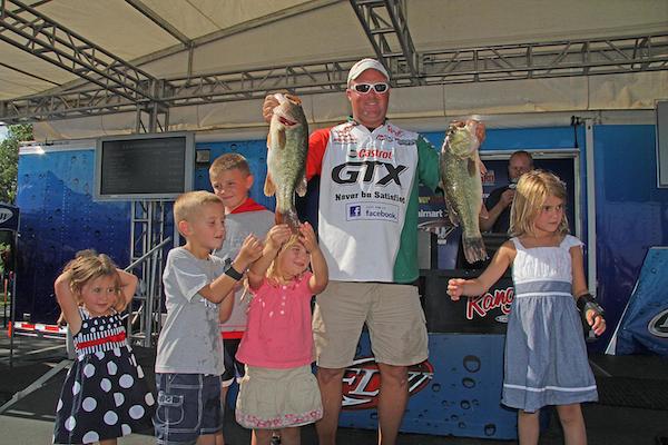 Set the Hook! with Pat Rose – FLW Touring Pro David Dudley, FLW Touring Pro Richard Peek, and from Power-Pole, Curt Hill.