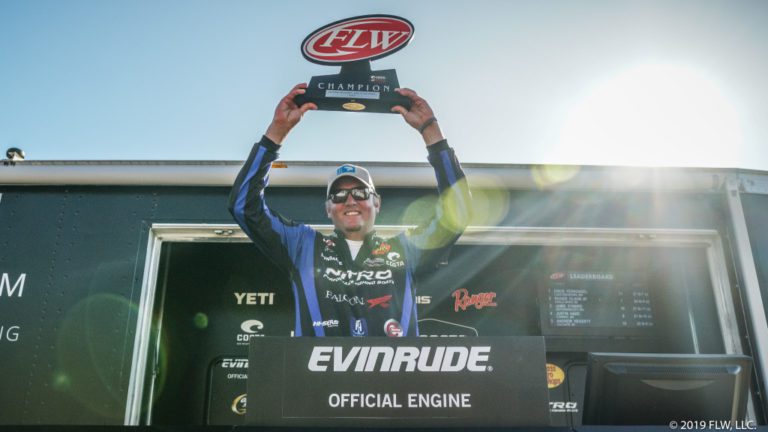 ARKANSAS’ DYLAN HAYS WINS COSTA FLW SERIES TOURNAMENT AT LAKE OF THE OZARKS PRESENTED BY EVINRUDE