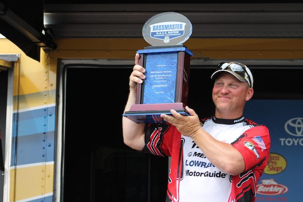 Daniel Gray of PA Wins Mid-Atlantic Divisional on Buggs Island Reservoir – By Stephanie Blevins