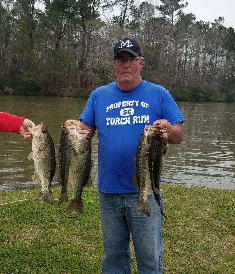 Kyle Welch Wins CATT Cooper River with 5 bass weighing 16.78 lbs