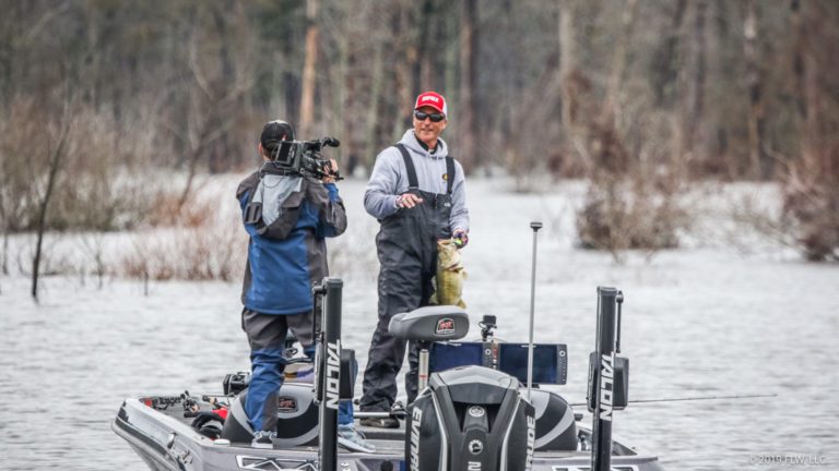 KENTUCKY’S BOLTON HOLDS LEAD ON DAY THREE OF FLW TOUR AT SAM RAYBURN RESERVOIR PRESENTED BY POLARIS