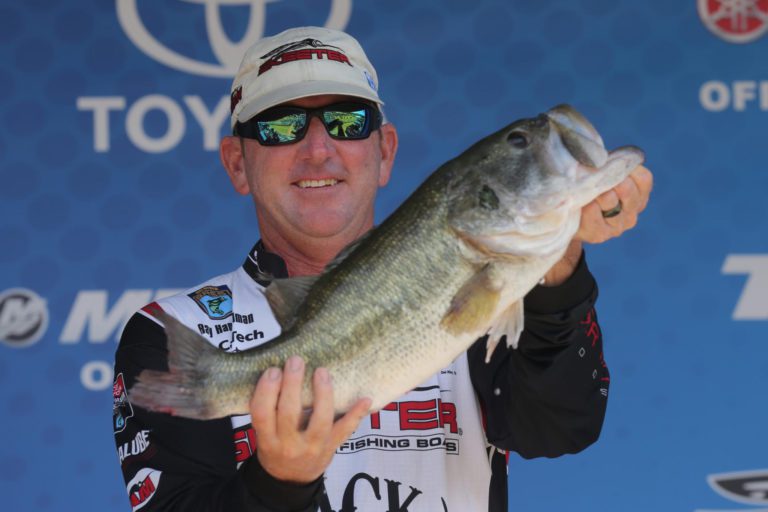Texan Ray Hanselman Takes Early Lead At Toyota Bassmaster Texas Fest On Lake Travis
