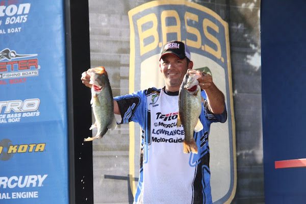 Louisiana’s Jamie Laiche leads on Ouachita River