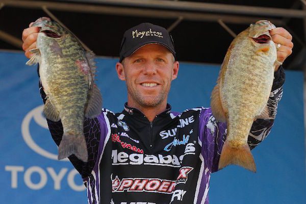 Bass Edge’s The Edge – Episode 221 – Aaron Martens December 1, 2015