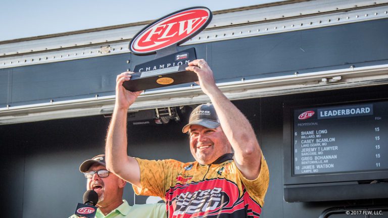 FREEBURG’S DICKNEITE WINS COSTA FLW SERIES TOURNAMENT PRESENTED BY EVINRUDE ON LAKE OF THE OZARKS