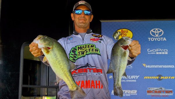 Bonadona Leads At Stingy Red River – 2016 Bass Pro Shops Bassmaster  Central Open #2