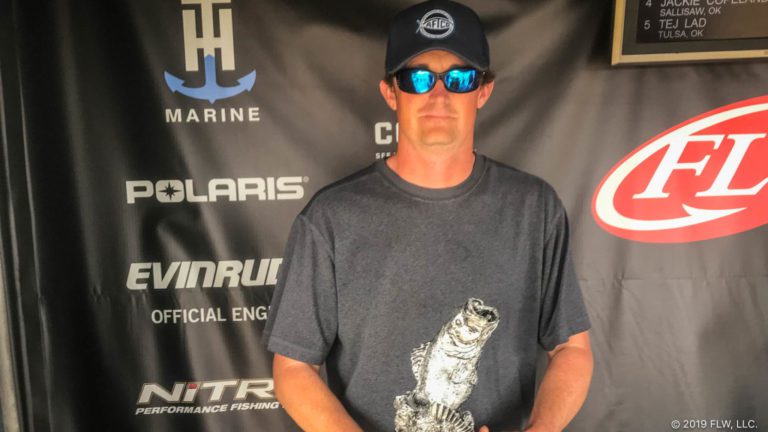 PRAIRIE GROVE’S SUMTER WINS T-H MARINE FLW BASS FISHING LEAGUE OPENER ON ARKANSAS RIVER