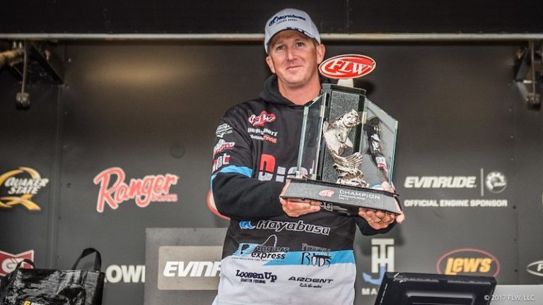 SCHMITT WINS FLW TOUR ON MISSISSIPPI RIVER PRESENTED BY EVINRUDE