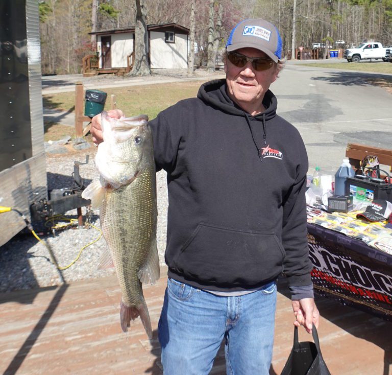 Ryan & Wayne Mace talk about their 6.92 lb Lunker at the Anglers Choice Kerr Lake Event & Many more Interviews