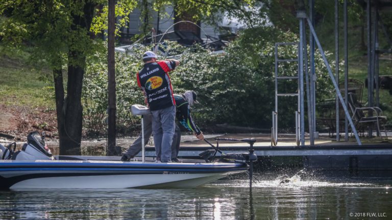 WILLIAMS EXTENDS LEAD ON DAY TWO OF FLW TOUR AT LEWIS SMITH LAKE PRESENTED BY T-H MARINE