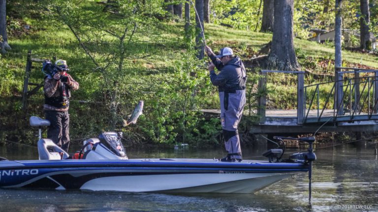 WILLIAMS EXTENDS LEAD TO NEAR SEVEN POUNDS AT FLW TOUR AT LEWIS SMITH LAKE PRESENTED BY T-H MARINE