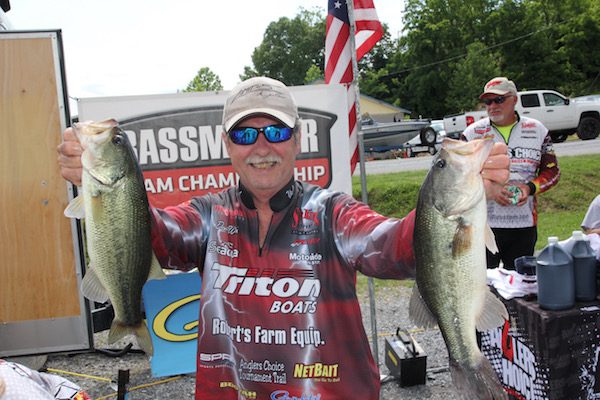 Dean Wood gives the Bass Cast an Update on the F1 Tiger Bass project on SML May 22,2016