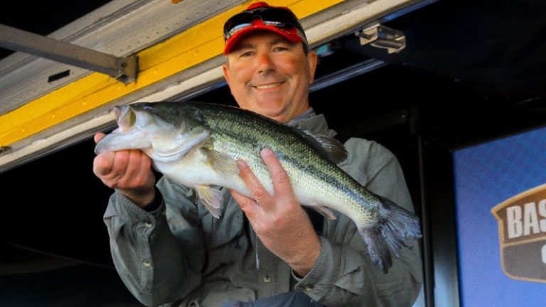 Stumpf Stocks Up On Table Rock Bass