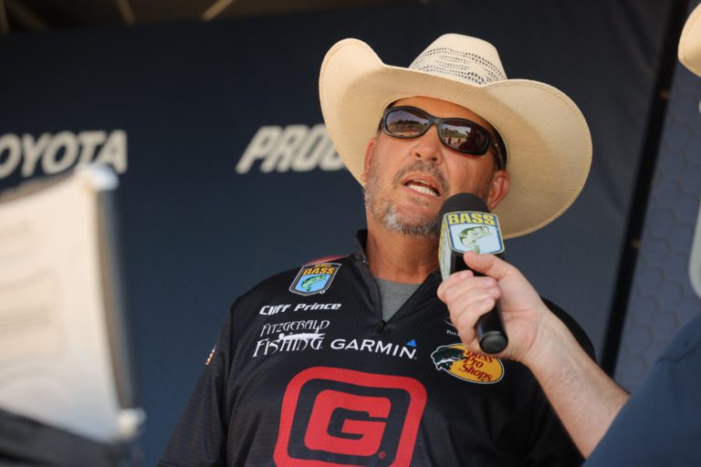 Prince Takes Narrow Lead In Bassmaster Elite On Windy Lake Fork