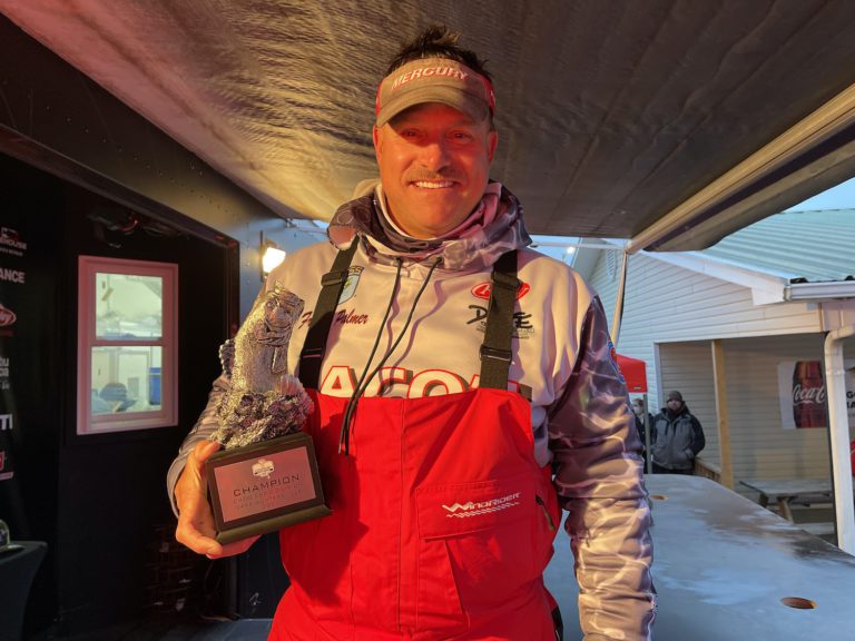 Estill Spring’s Palmer Wins Phoenix Bass Fishing League on Lake Guntersville