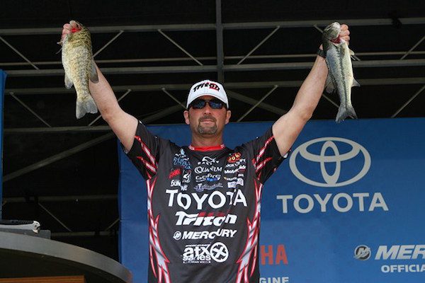 Set the Hook! with Pat Rose – Dec 05, 2015 Featuring Bassmaster Elite Series Pro Gerald “G-Man” Swindle and Bassmaster Classic Champion Michael Iaconelli
