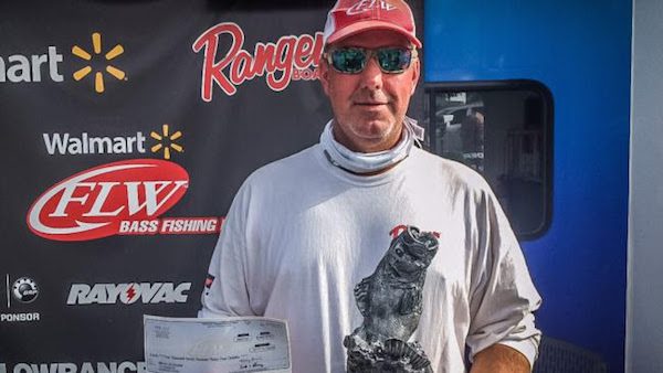 LEONARD WINS WALMART BASS FISHING LEAGUE VOLUNTEER DIVISION FINALE ON DOUGLAS LAKE