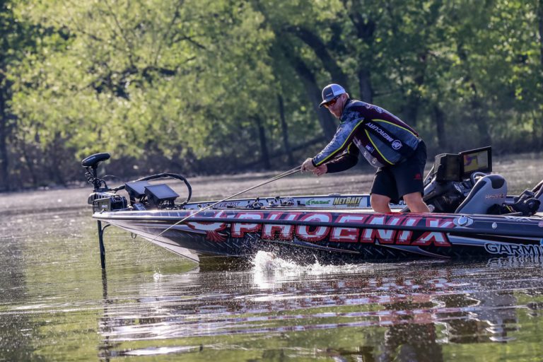 Table Rock Lake, Greg Vinson Show Out on Shotgun Round Day 1 at Bass Pro Tour Berkley Stage Six Presented by TrueTImber 
