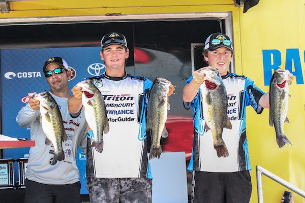 Louisiana High School Team Wins National Championship With 15-pound Lead