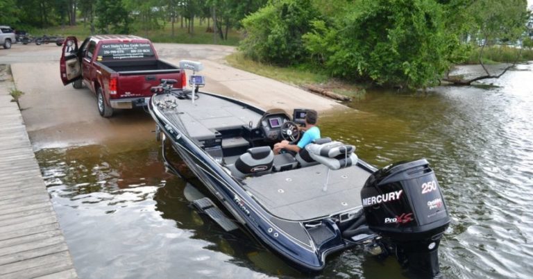 How To Safely Launch A Boat In 5 Easy Steps – MTB