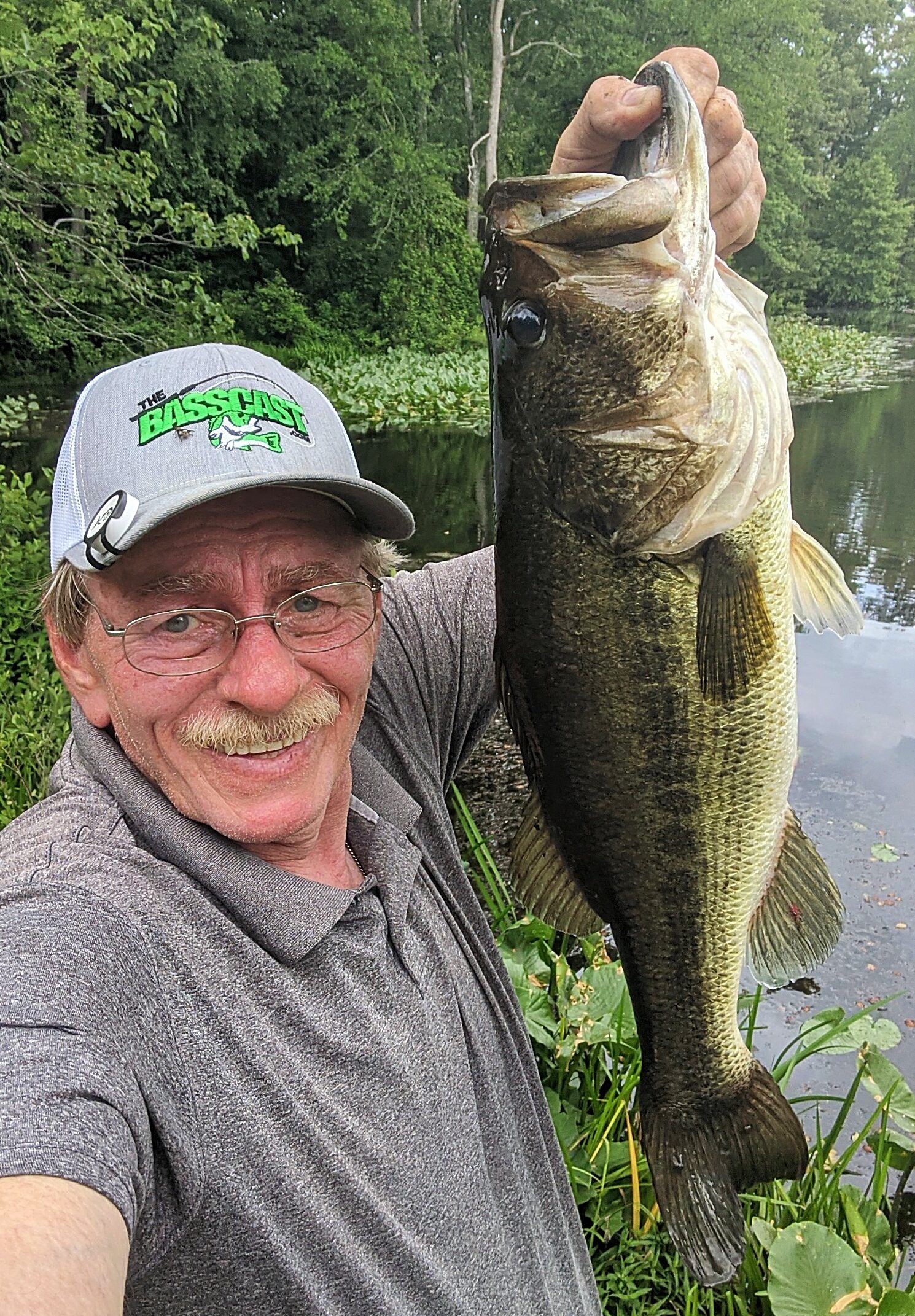 Bladed Jig catches BIG BASS 