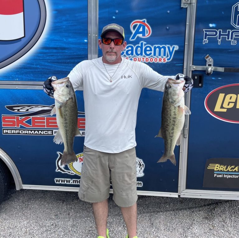 Tom Wilkinson & Brandon Curtis Lead Day 1 CATT 2022 Championship  on Kerr Lake 19.23lbs