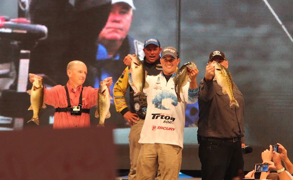 Set the Hook featuring 2015 Bassmaster Classic Champion Costa Pro Casey Ashley, The Rod Glove owner Jim Van Ryn, and from Accu Cull Culling System Brent Shores.
