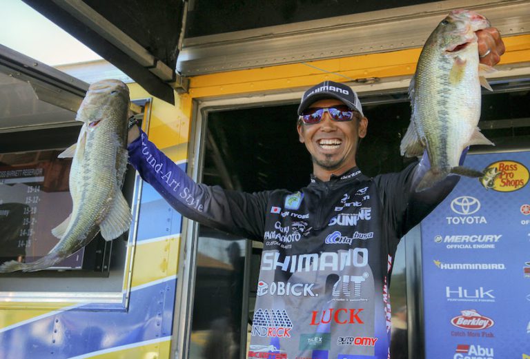 Iyobe Takes Lead At Bassmaster Open Ross Barnett