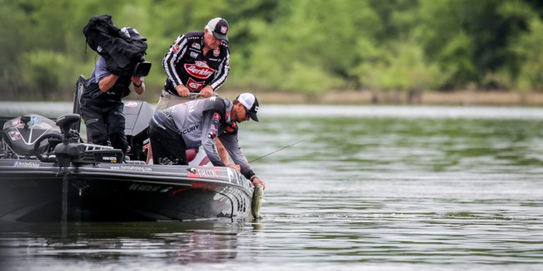 Christie Continues Hot Streak to Advance to Championship Round on Alabama’s Smith Lake