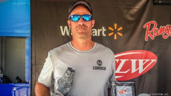 OHIO’S POFFENBERGER WINS FLW BASS FISHING LEAGUE BUCKEYE DIVISION EVENT ON OHIO RIVER