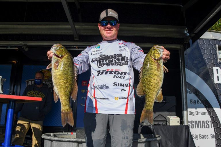Stracner Sticks With Smallmouth, Takes Lead At Bassmaster Eastern Open On Cherokee Lake