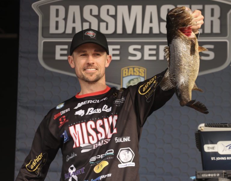 Big Bite Keeps Crews Atop Bassmaster Elite On St. Johns As Field Closes In