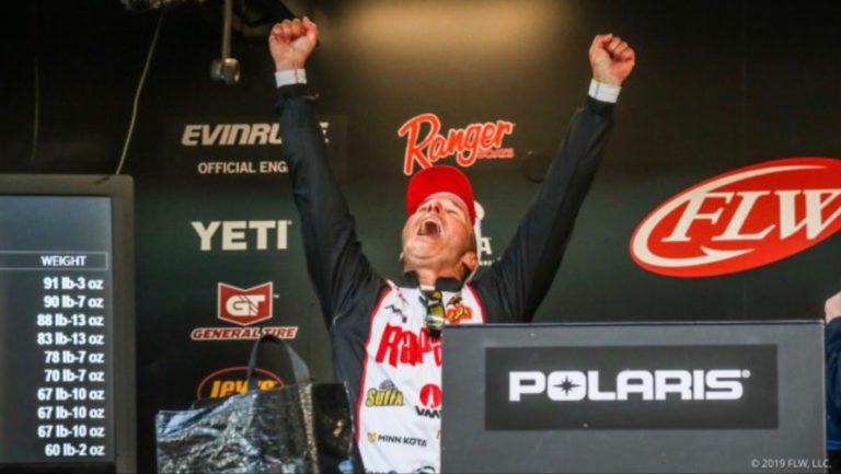 Evinrude Angler Has First Career Win at the FLW Season Opener at Sam Rayburn Reservoir