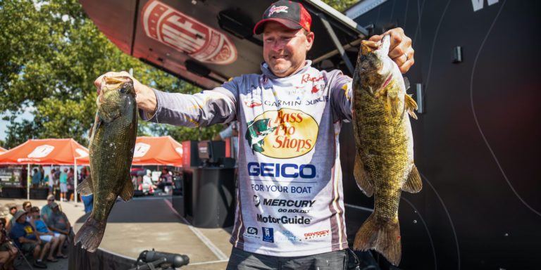 Mike McClelland Grabs Early Group A Lead at MLF Tackle Warehouse Pro Circuit TITLE Presented by Mercury on the Mississippi River