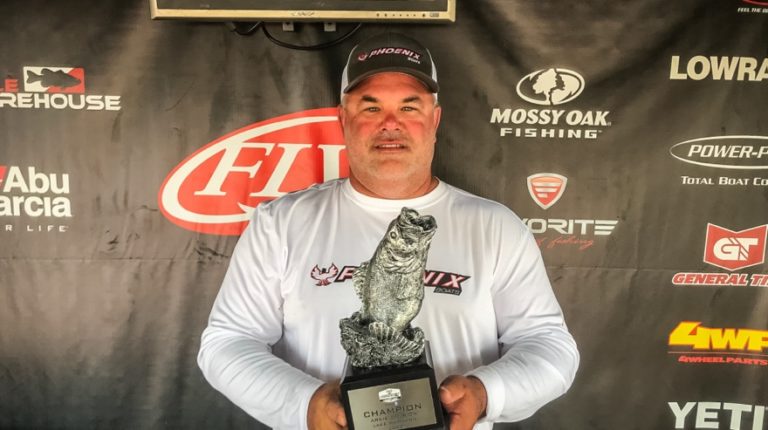 Mabelvale Boater Houchin Wins Two-Day Phoenix Bass Fishing League event on Lake Hamilton