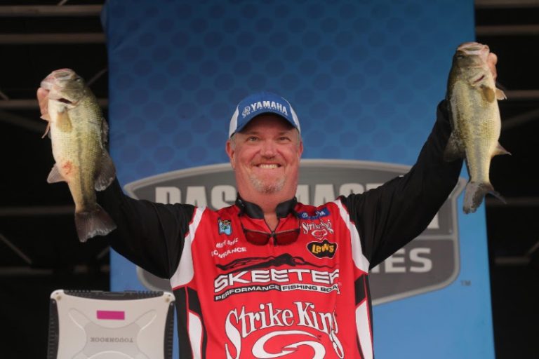 Davis Still On Top At Bassmaster Elite on Lake Dardanelle