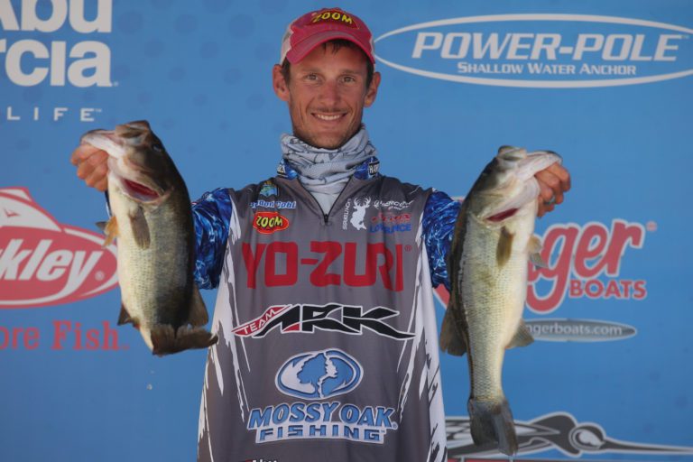 Cobb Takes Lead As Fishing Gets Tougher At Bassmaster Elite Event On Lake Guntersville