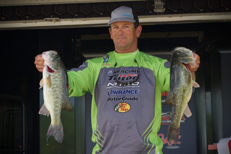 Specific Cypress Pattern Gives Alexander Bassmaster Open Lead At James River