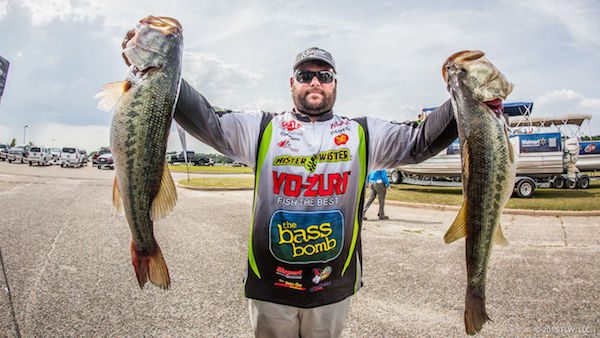 DAVIS LEADS DAY ONE OF WALMART FLW TOUR ON LAKE EUFAULA PRESENTED BY QUAKER STATE