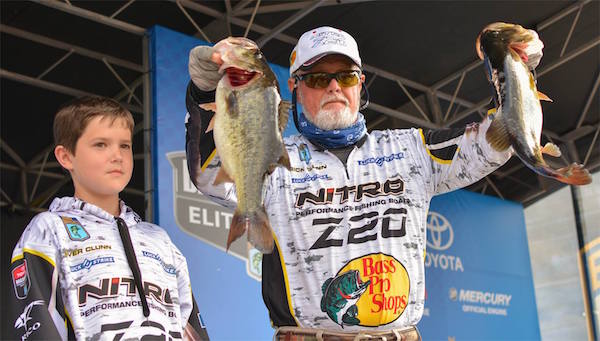 Set the Hook! with Pat Rose – Apr 02, 2016 – Our guests this week were Bassmaster Classic Champion Rick Clunn and the Natureboy Paul Lee.
