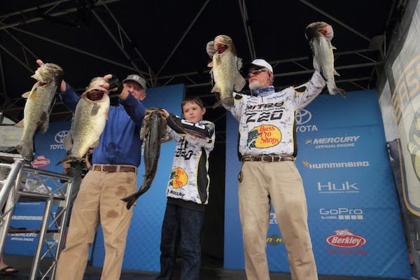 Legendary Angler Rick Clunn Storms Into Lead With Huge Catch At St. Johns River